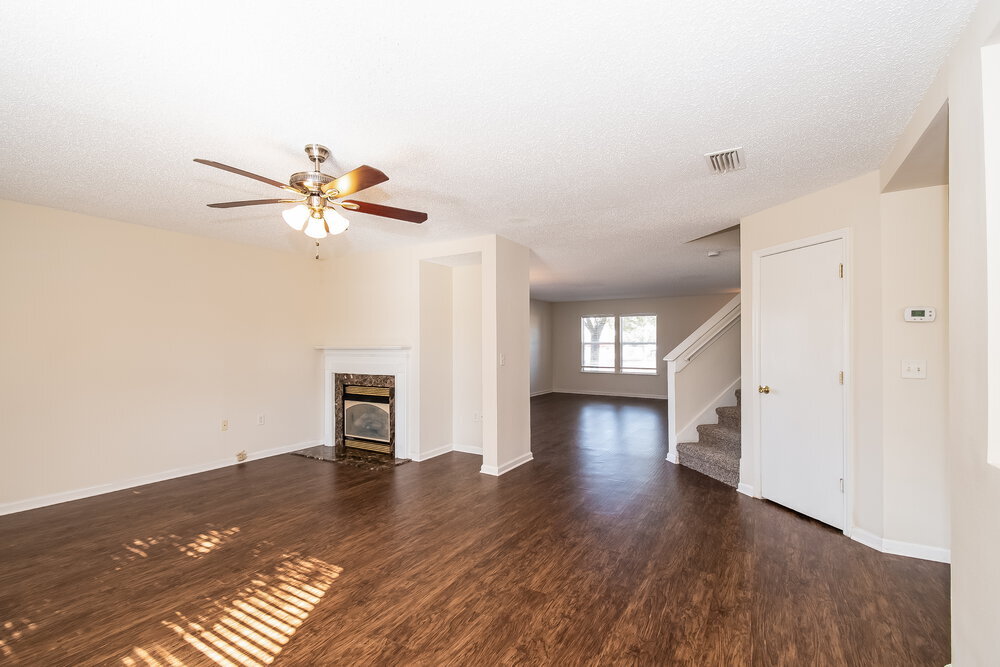 Building Photo - 11558 Brian Lakes Dr N