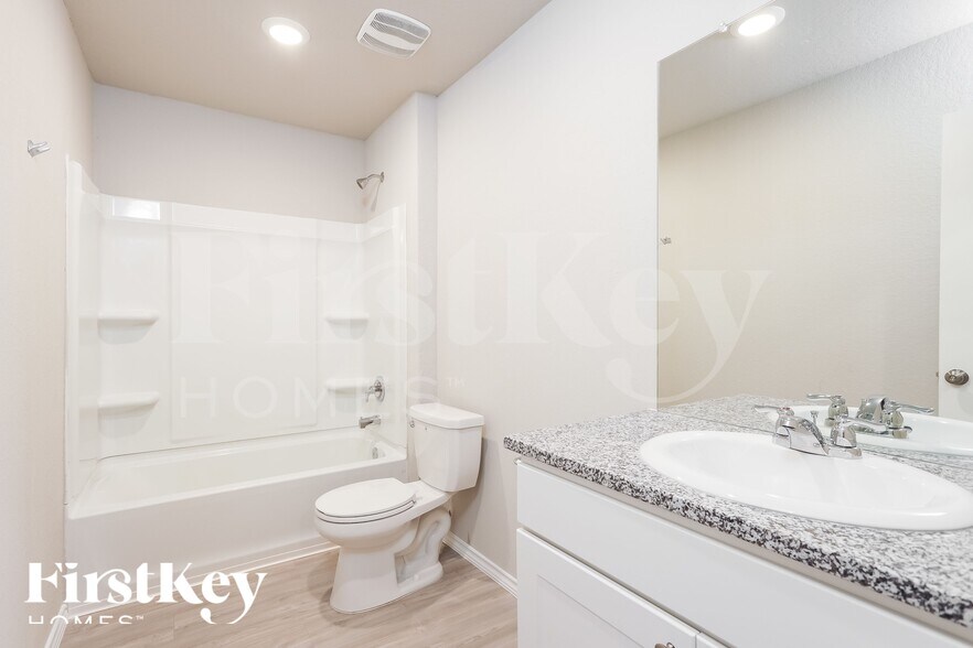 Building Photo - 6432 Cotton Ridge