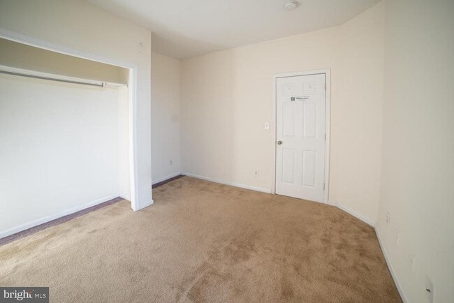 Building Photo - 1850 N 16th St