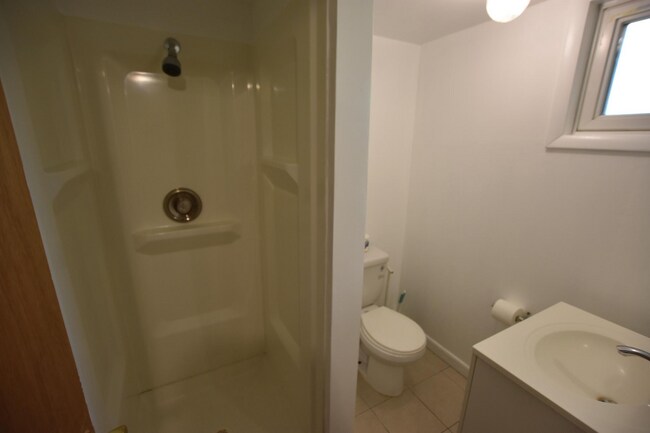 Building Photo - 4015 Heathfield Rd