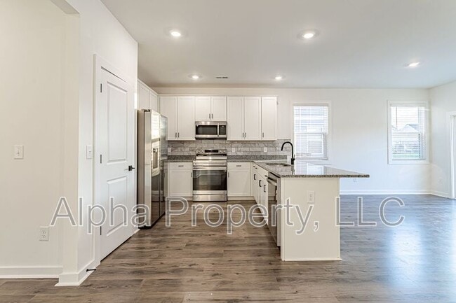 Building Photo - 1239 Westgate Vlg Dr