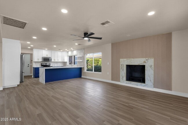 Building Photo - 4913 E Acoma Dr