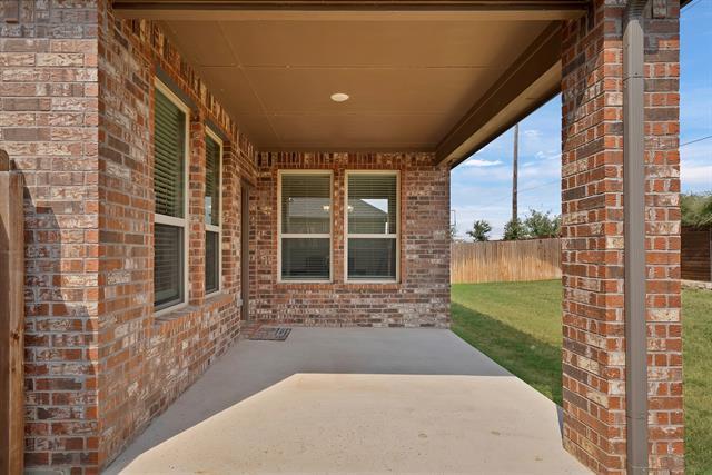 Building Photo - 10401 Table Bluff St