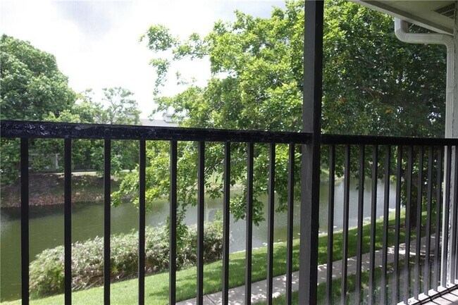 Building Photo - 4088 N Pine Island Rd