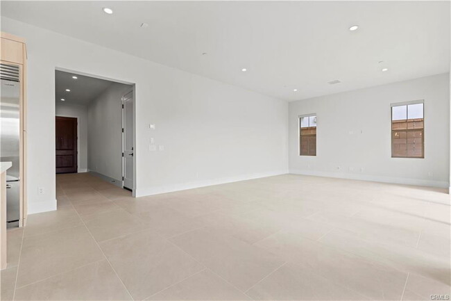 Building Photo - 122 Mossvine