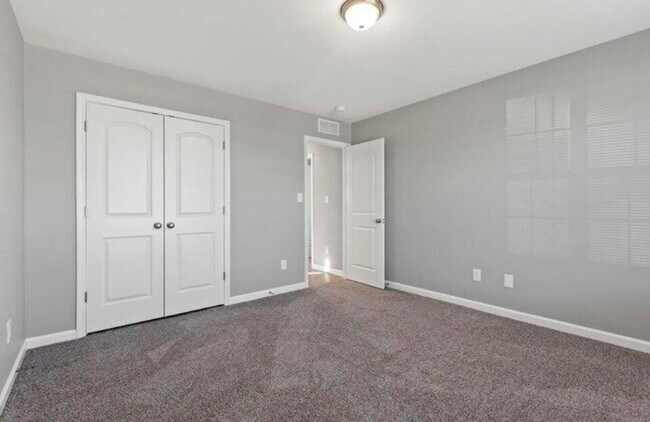 Building Photo - 225 Parker Pl
