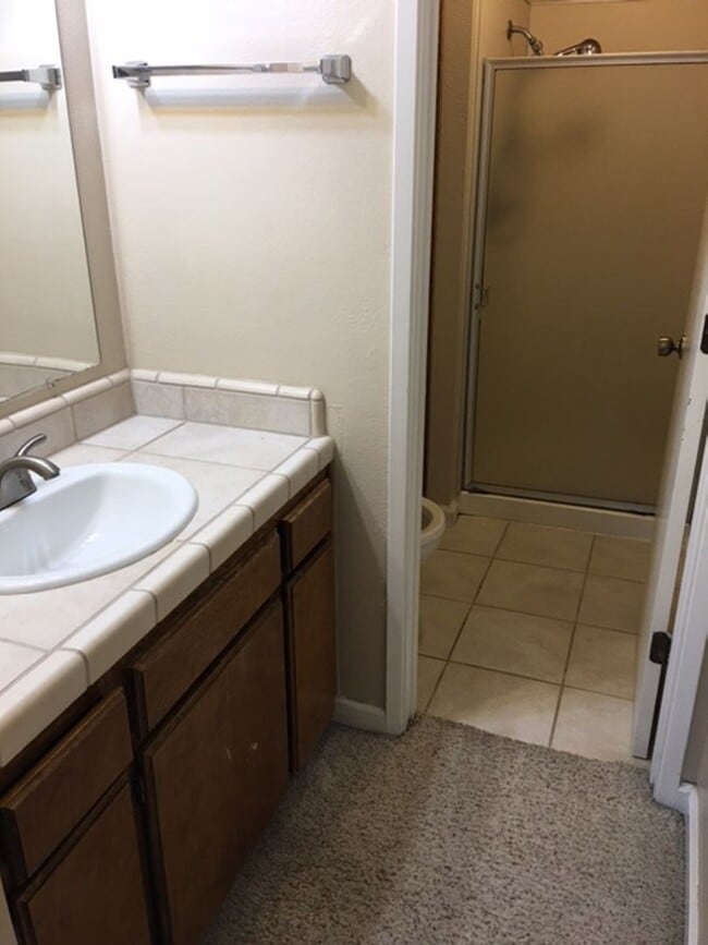 Building Photo - 3 Bedroom Townhouse in Yuba City- AVAILABLE NOW!!