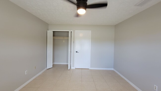 Building Photo - Port St. Lucie single-family home 3 bedroo...