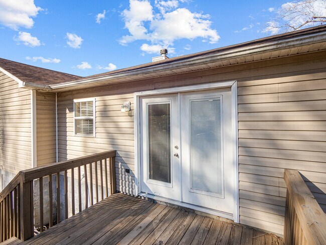 Building Photo - 218 Winterberry Ct