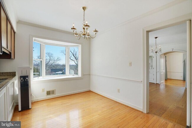 Building Photo - 513 Cathedral Dr