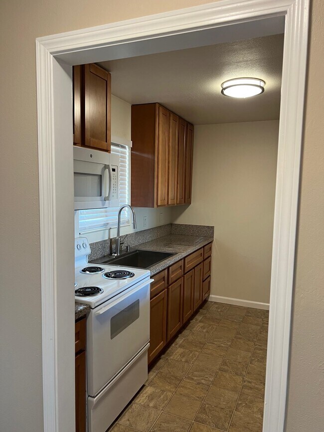 Building Photo - 36976 Mulberry St