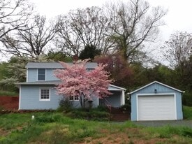 Building Photo - 2392 Clements Hollow Ln