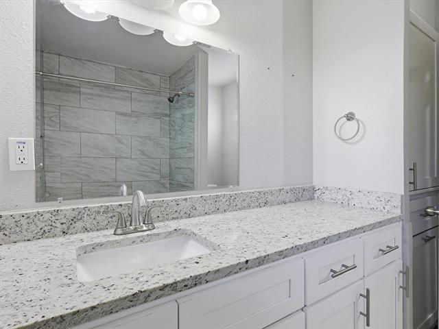 Building Photo - 4900 Vega Ct E