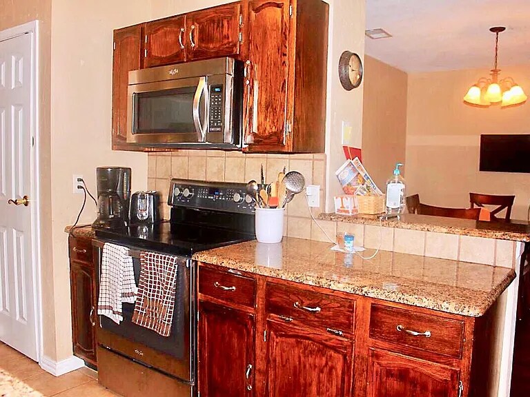 Building Photo - 900 Elmhill Ct