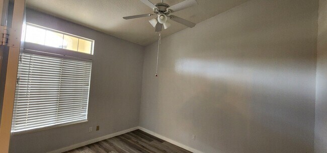 Building Photo - Well Maintained Single Story Pool Home in a great location!