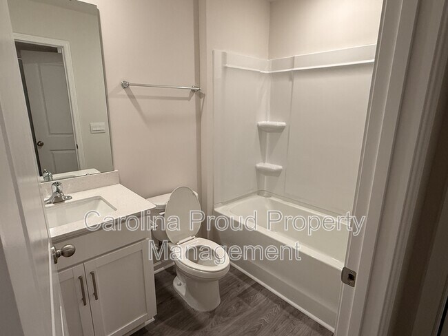 Building Photo - 3200 Tatlock Wy