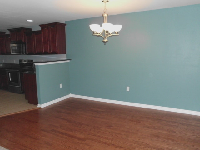 Building Photo - Spacious Townhome
