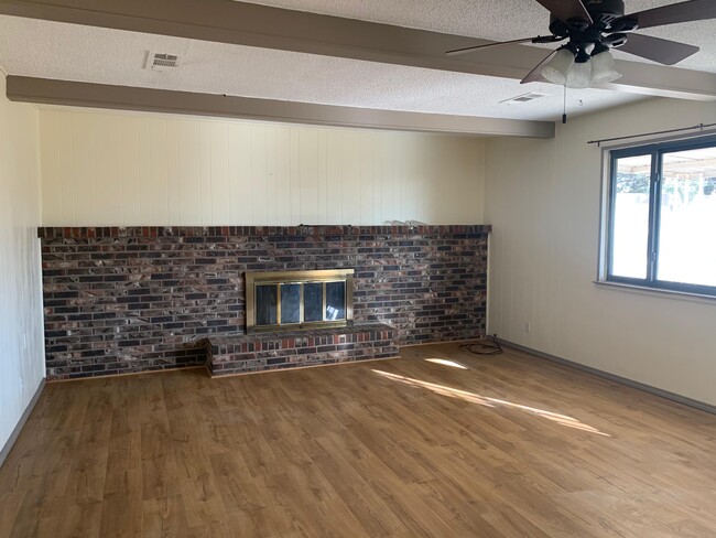 Building Photo - 12204 Baja Dr NE