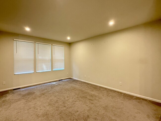 Building Photo - 2809 Willow Ct