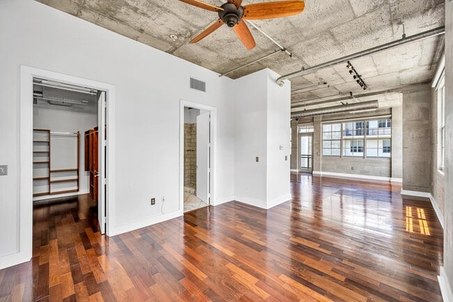 Building Photo - 411 NW 1st Ave