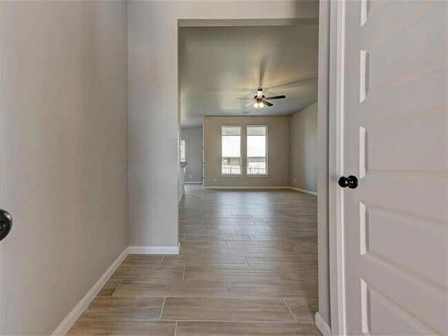 Building Photo - 1935 W Flintlock Wy