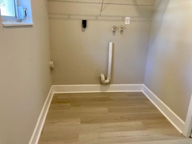 Building Photo - Islands Community Condo