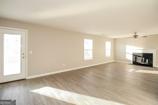 Building Photo - 11661 Bruce Dr