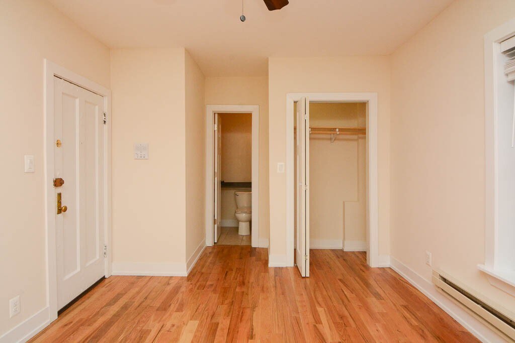 Building Photo - 2850 N Orchard St