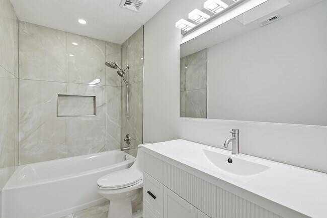 Building Photo - 1434 Santa Anita Dr