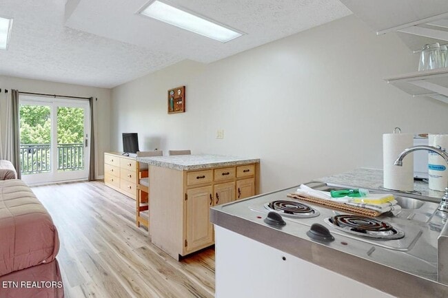 Building Photo - 661 Harrison Ferry Rd