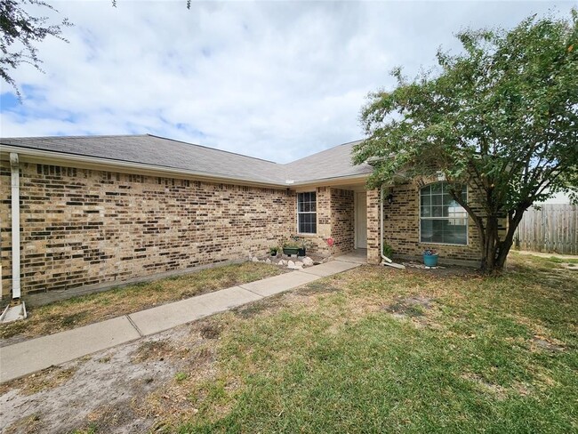 Building Photo - 19331 River Bottom Rd