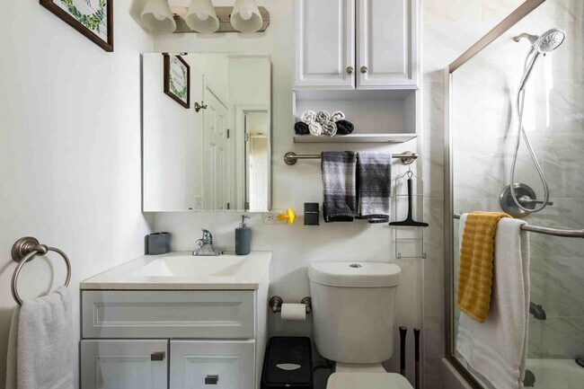 Building Photo - 910 S Lincoln Ave