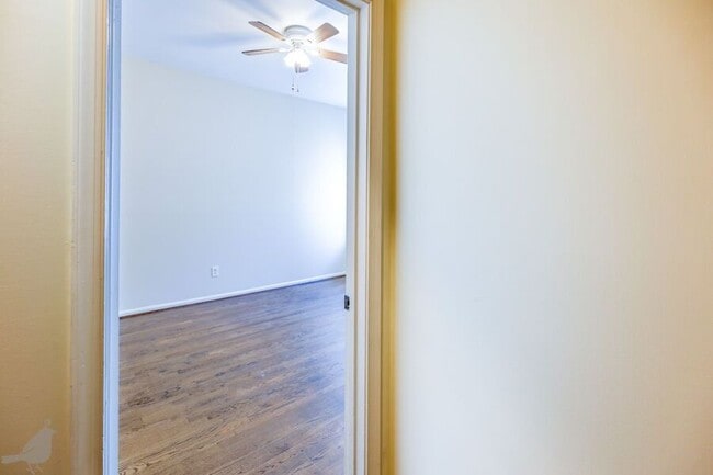 Building Photo - 1843 Mintwood Pl NW