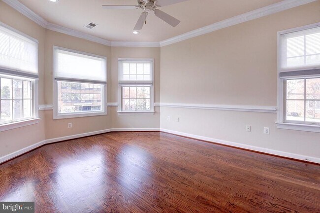 Building Photo - 4303 Evergreen Ln