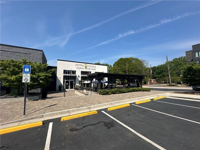 Building Photo - 352 Skylar Ct SE