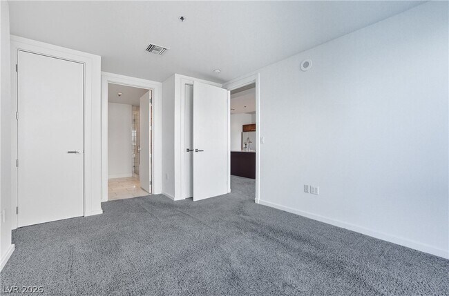 Building Photo - 4471 Dean Martin Dr