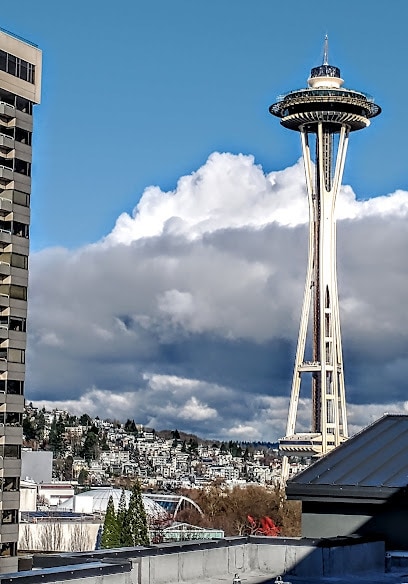 Space Needle and Queen Anne views from rooftop - 2721 1st Ave