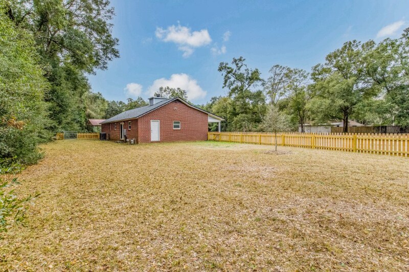 Building Photo - 4998 Carlyn Dr