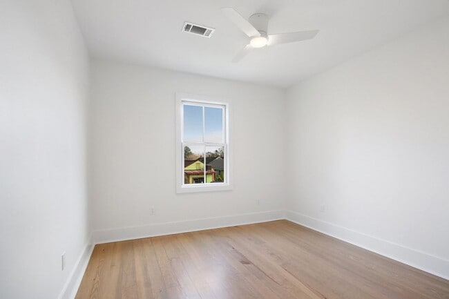 Building Photo - 1227 Feliciana St