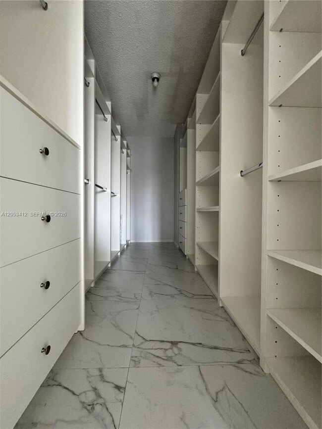 Building Photo - 6930 Miami Gardens Dr