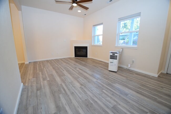 Building Photo - 18528 SW Mcclarey Dr