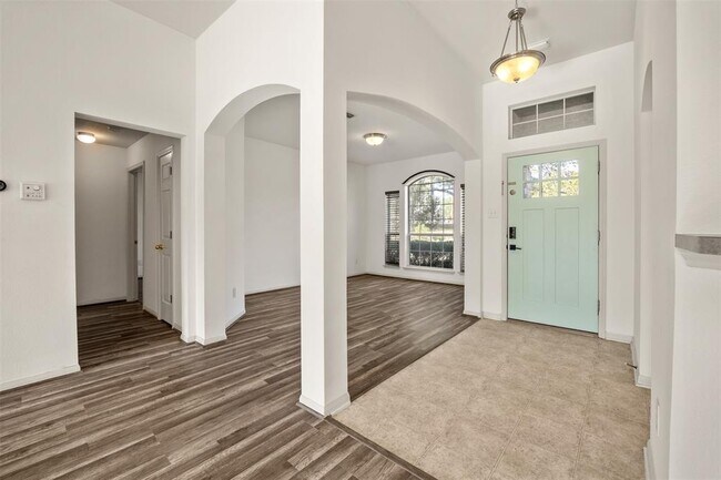 Building Photo - 16023 Arbor Trail