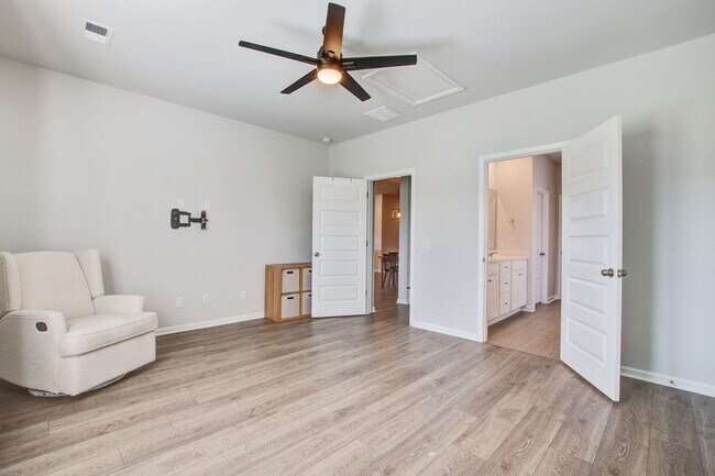 Building Photo - Stunning 5 Bedroom Cypress Preserve