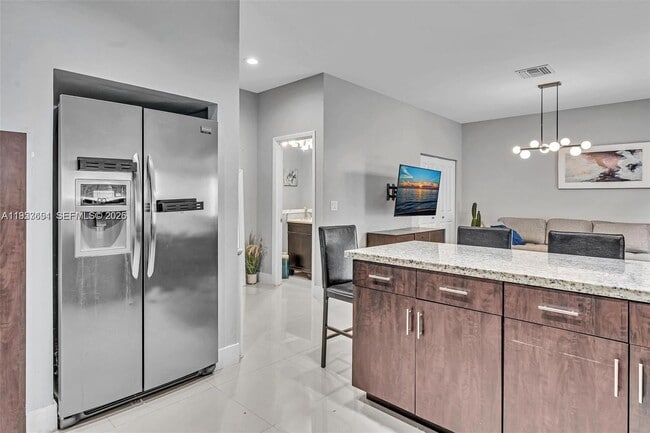 Building Photo - 10301 Panama St