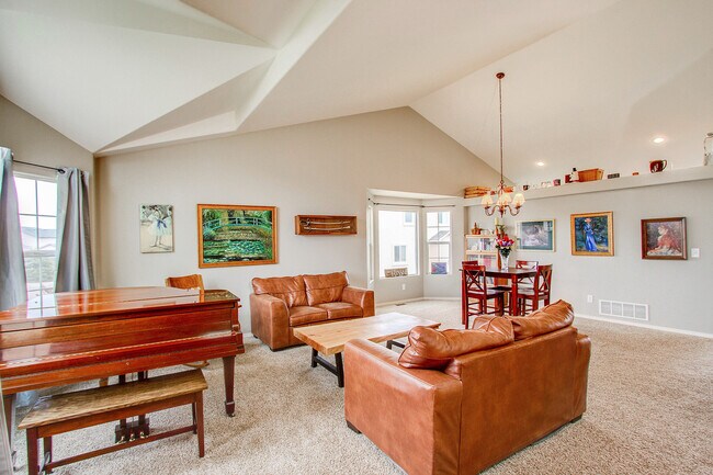Building Photo - 4038 Pronghorn Meadows Cir