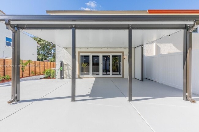 Building Photo - 2795 N 40th Ave