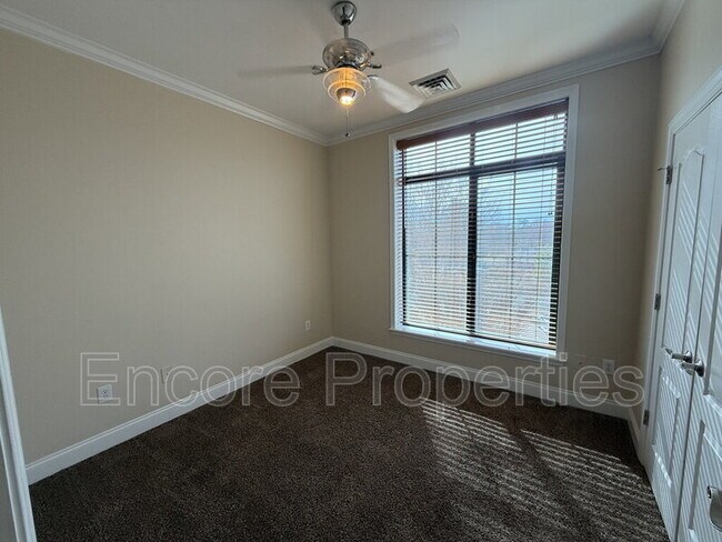 Building Photo - 510 E Broad St