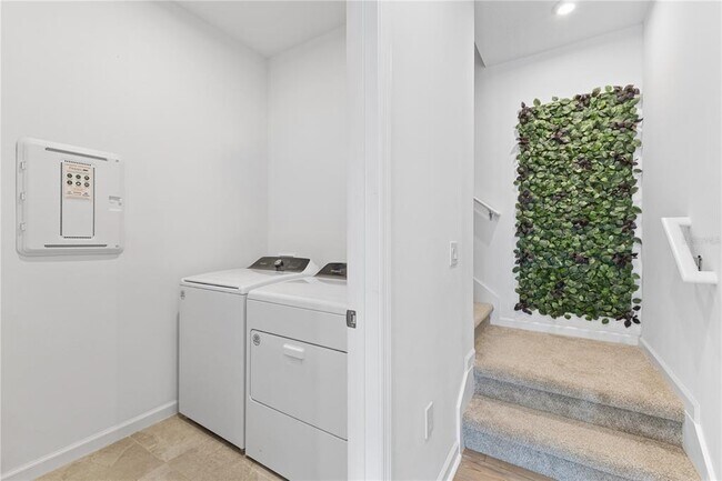 Building Photo - 3279 Canna Lily Pl