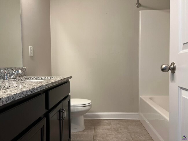 Building Photo - 105 Lacey Oak Ln