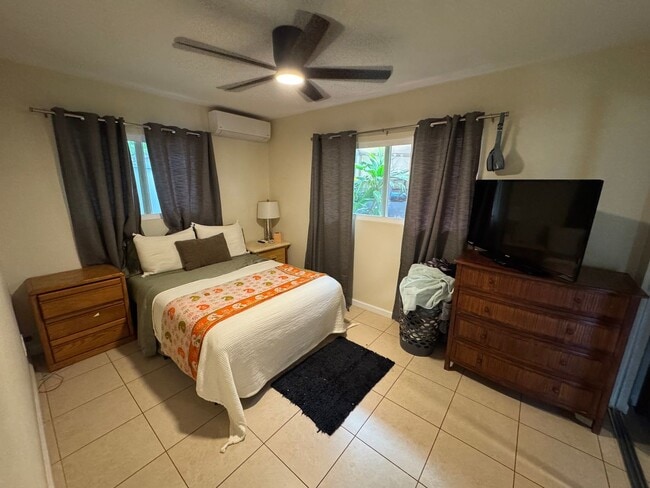 Building Photo - Kahana Ocean View Three bedroom/ Two Bath Unit